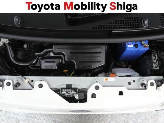 普段はあまり見ないエンジンルーム内も綺麗に仕上げています。見えないところも清潔に保ちたいですよね。