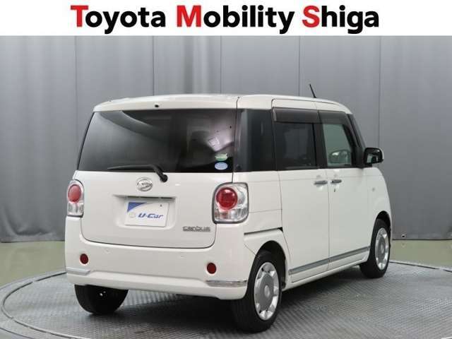 外装・内装も当社のプロスタッフによる「まるまるクリ-ン」実施済み！車の隅々まで綺麗に洗浄しております！