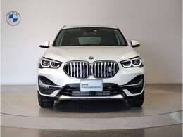 ☆BMWの代名詞とも言える【キドニーグリル】一目見ただけでBMW車であると認識できる確固たるアイコンとして存在感を放ちます☆
