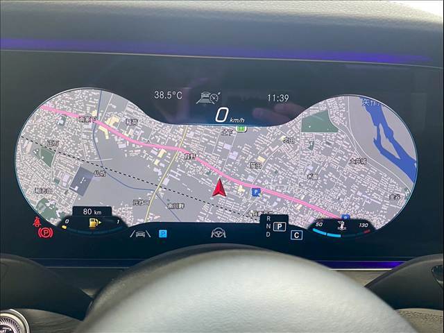 走行メーターにナビが映し出せるため、運転も安心です♪