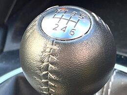 【フロア6速MT】走りの6速MT！！スポーティーな走行をお楽しみいただけます♪