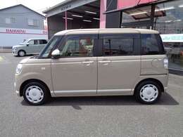 お車を見られる際には是非エンジンルームもチェックしてみてください！その仕上がりに驚かれるはずです！！