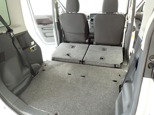 リヤシートを格納すると　ほぼフラットな広々荷室に早変わり☆