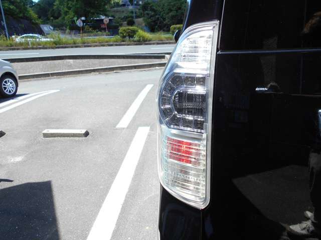 ライトの曇りなくきれいな状態です。