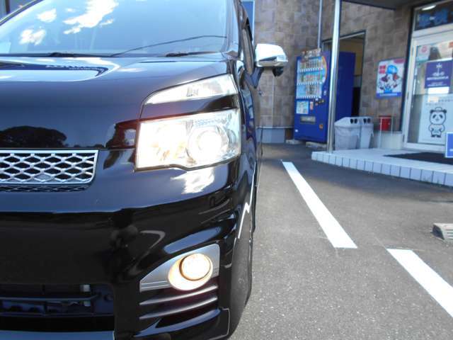 ご希望の場合、ヘッドライトの磨き承っております。