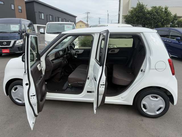 ☆チャンスの魅力10☆　　お客様に少しでも安くお車を提供するために、チャンスでは店舗看板や、装飾、展示車両用のポップやシールなど、ほとんどの物を自社制作しています！スタッフの手作りの物も多数あります！