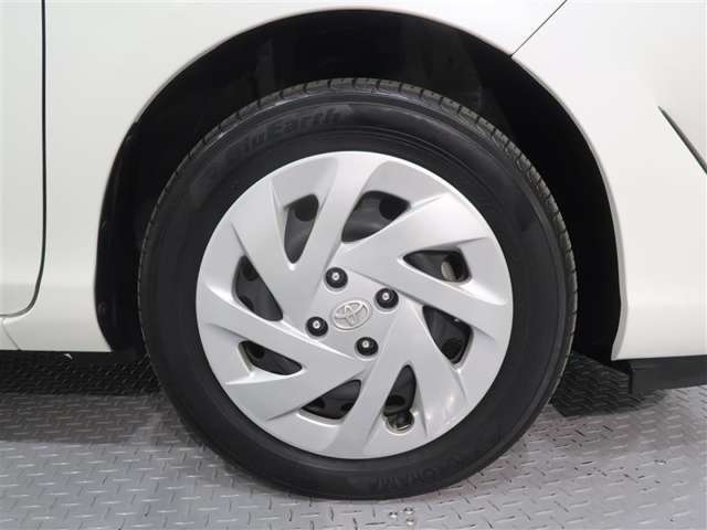 タイヤサイズは　185/60R15　です。