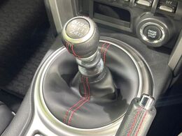 【フロア6速MT】走りの6速MT！！スポーティーな走行をお楽しみいただけます♪