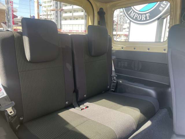 乗り心地と安全性を両立したシート。