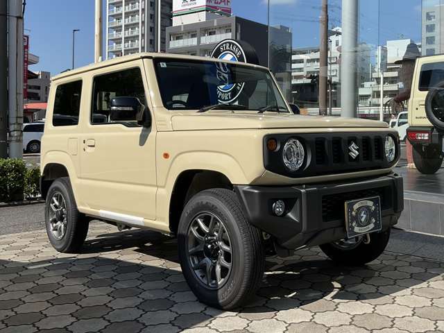 高い走破性をサポートする切れ上がった形状のバンパーコーナー。