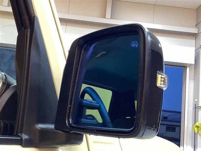 ■□■□■ アフターサービスもお任せ下さい！！ 自社整備工場を完備しております！！ 国土交通省指定整備工場なので車検も最短45分で終わります♪  ■□■□■