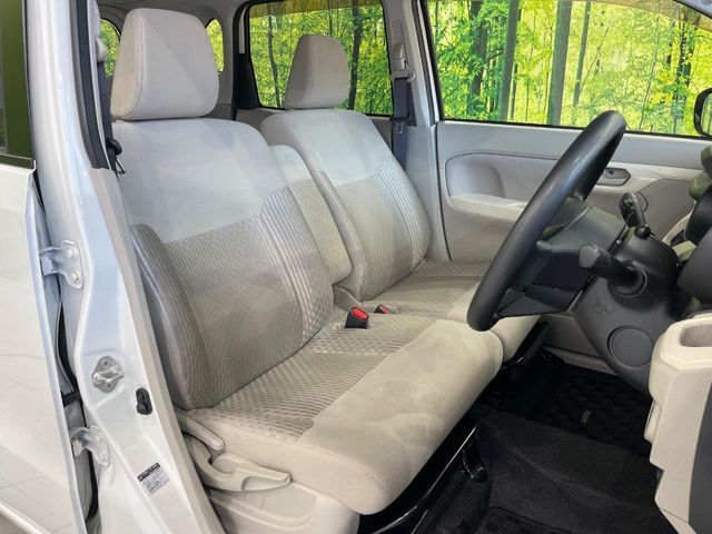 運転席シート廻りは使用感も少なく、良好な状態となっています。丁寧に使われていたことがよくわかりますね。