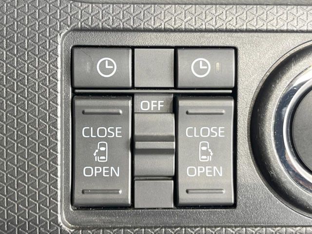 【両側パワースライドドア】スマートキーや運転席のスイッチで後席両側スライドドアの開閉が可能♪電動だから力を入れてドアを開ける必要が無く、小さなお子様でも簡単に開け閉めでき快適です♪