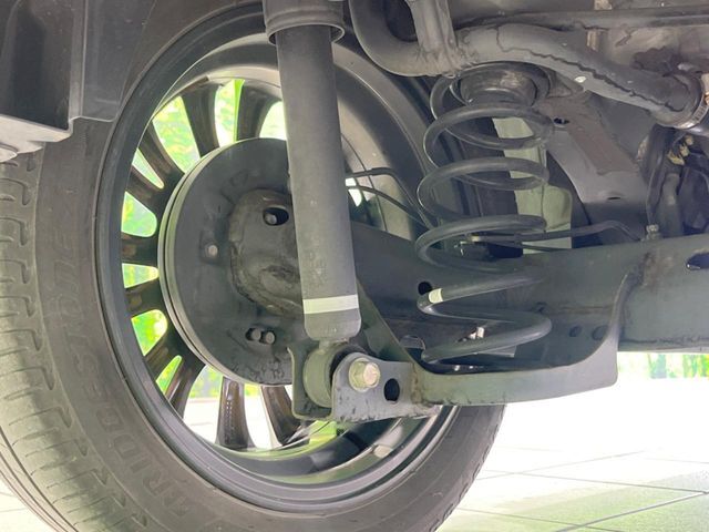 お車を安心してお乗りいただく為には、足回りの定期点検が欠かせません。サービスサポート（有償保証）では無料点検もご提供しており、安心のカーライフをお過ごしいただけるサポート体制が整っています。