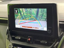 【バックカメラ】駐車時に後方がリアルタイム映像で確認できます。大型商業施設や立体駐車場での駐車時や、夜間のバック時に大活躍！運転スキルに関わらず、今や必須となった装備のひとつです！