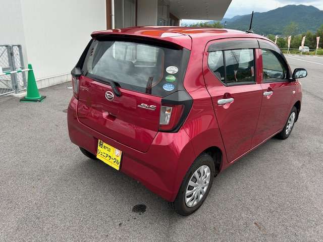 ＜中古自動車販売士在籍店＞～今日もあなたがハッピーだとうれしい～車買うなら、100万ドルにご相談ください。安心と信頼に応えるプロフェッショナル在籍店です