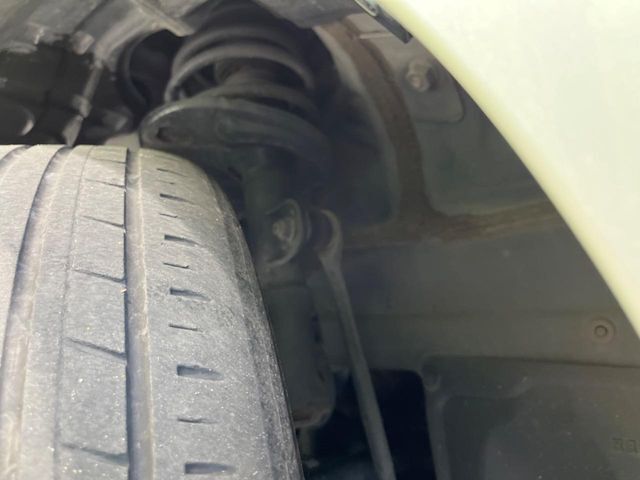 お車を安心してお乗りいただく為には、足回りの定期点検が欠かせません。サービスサポート（有償保証）では無料点検もご提供しており、安心のカーライフをお過ごしいただけるサポート体制が整っています。