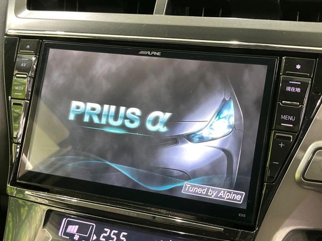 【大画面ナビ】人気の大型9インチナビを装備。存在感のある大画面はインパクト大！ナビ利用時のマップ表示は見やすく、テレビやDVDは臨場感がアップ！いつものドライブがグッと楽しくなります♪