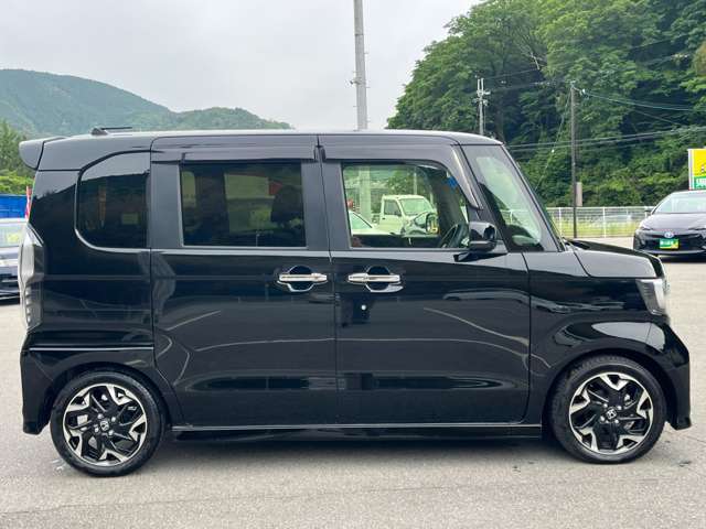（株）あっぷる関西は業界経験者多数在籍！！新車ディーラー営業・大手中古車ディーラー営業・新車ディーラー整備士など、豊富な知識と経験をお客様の車選びや納車後のサポートをお手伝いさせて頂きます。