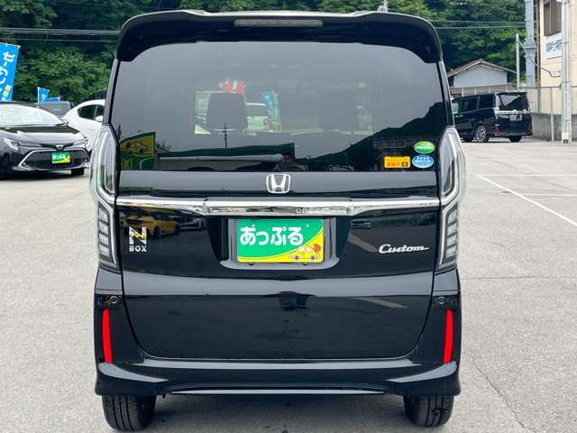 毎日全国のオートオークション会場から厳選した車を仕入れしております！プロの査定士の検査を受けた車を仕入れ、入庫後も社員が1台1台を走行チェックや状態確認・装備確認などを入念に行います。