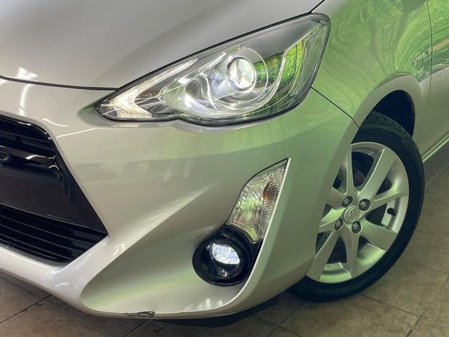 【LEDヘッドライト】悪天候や夜間走行時も良好な視界を確保し安心して運転できる高輝度LEDヘッドライトを装備！点灯速度が早く、消費電力も抑えられています。