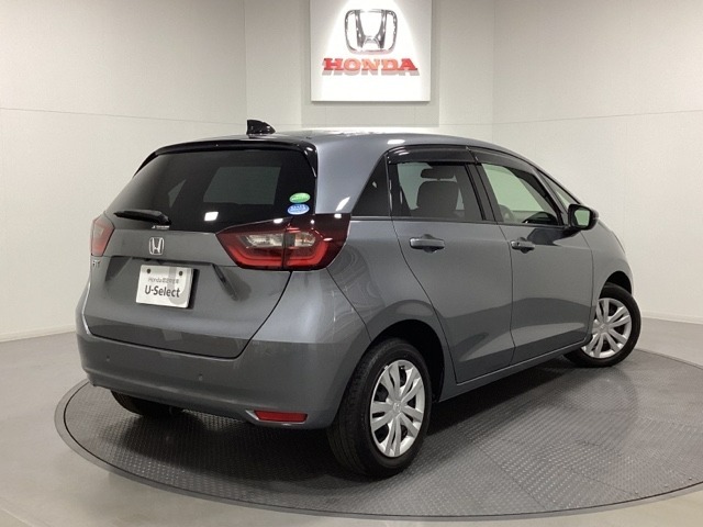 【Honda認定中古車 U-Select】　は3つの安心をお約束します。　1　Hondaのプロが整備した安心。 2　第三者機関がチェックした安心。　3　購入後もHondaが保証する安心。