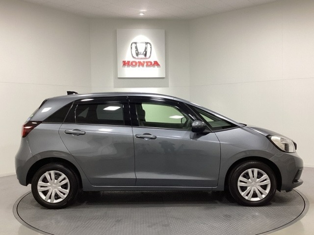 購入後も自社指定整備工場完備でお客様の愛車をしっかりサポート致します！御納車時には安全かつ安心してお乗り頂けるようホンダ専門知識を持つ整備スタッフが点検・整備・装備も説明をしてお渡ししております。