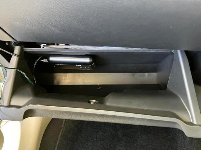 WECARSでは各商談席に大型モニターをご用意しております！見やすい大画面でゆったりと全国の在庫をご覧いただけます！是非ご来店お待ちしております！