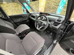 掲載する前、納車前には、お車を磨いて綺麗な状態にしております！ぜひ一度ご来店ください！！