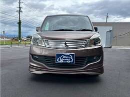 入庫時に試走行及び点検確認を行っておりますが、さらに納車前には自社工場にて充実した点検整備消耗品などの部品交換、油脂類の交換等など、当社自慢の職人気質の整備士がきっちり整備いたしますのでご安心下さい。