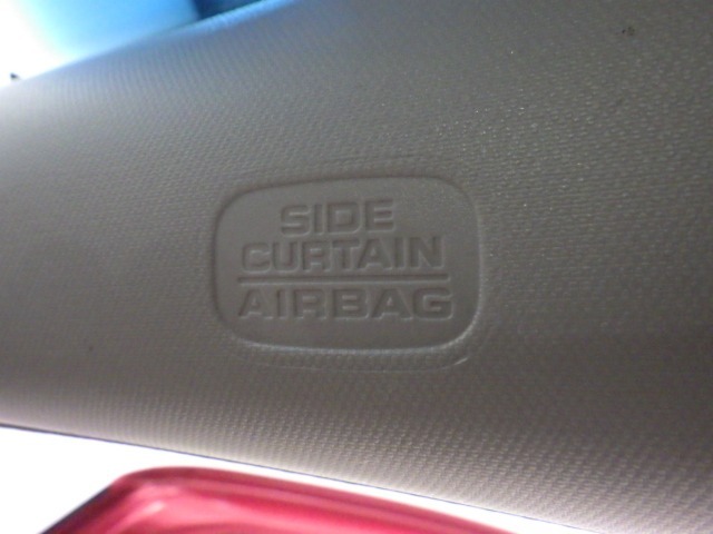 車両側面からの安全性も高めてくれる、安心装備のサイドカーテンエアバックシステムです◎