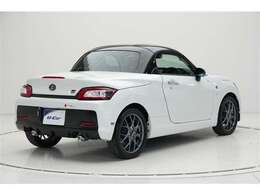 広島トヨタではお客様のライフプランや家族構成に合わせた様々な保険プラン、様々な場面のトラブルに対してのロードサービスが無料で受けられるJAFをご提案いたします！