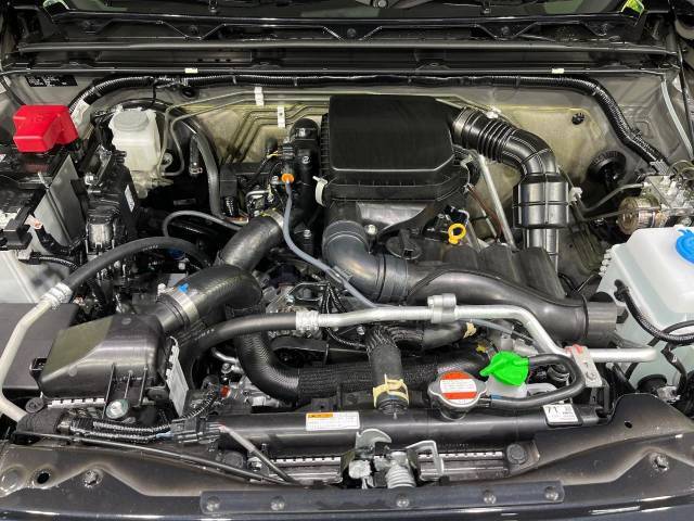 親切・丁寧な専門メカニックスタッフが応対！・車検・点検整備・事故等の修理などアフターサービスも安心。お車のカスタマイズもネクステージのサービススタッフまでご相談ください！