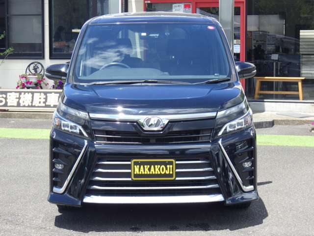 「お客様が自由にお気軽に展示車をご覧頂けるように」が当店の想いです。ご質問等ございましたら、お気軽にスタッフへ一言お掛けくださいませ！