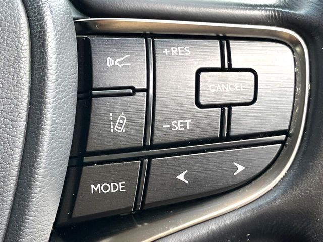 【レーダークルーズコントロール】高速道路での長距離走行が楽に！！自動で速度を保つクルーズコントロールが、衝突軽減システムと連携し、前方の車両を感知して車間を保つように速度調節してくれます！！
