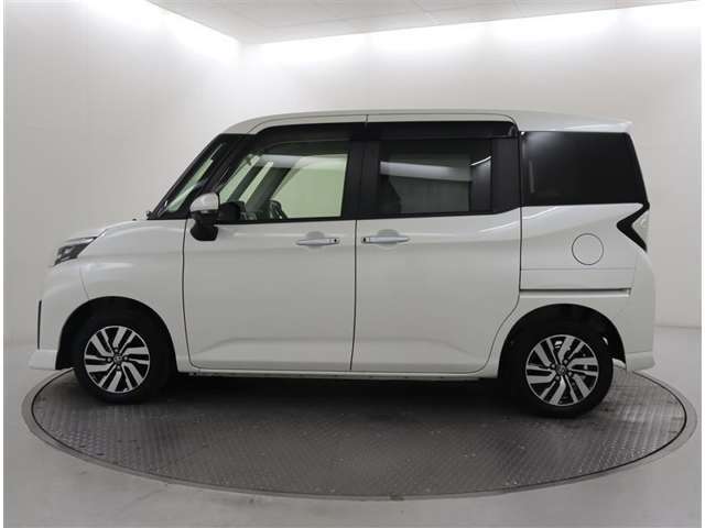 人気のお車が入庫しましたよ！！皆様のご来店お待ちしています！