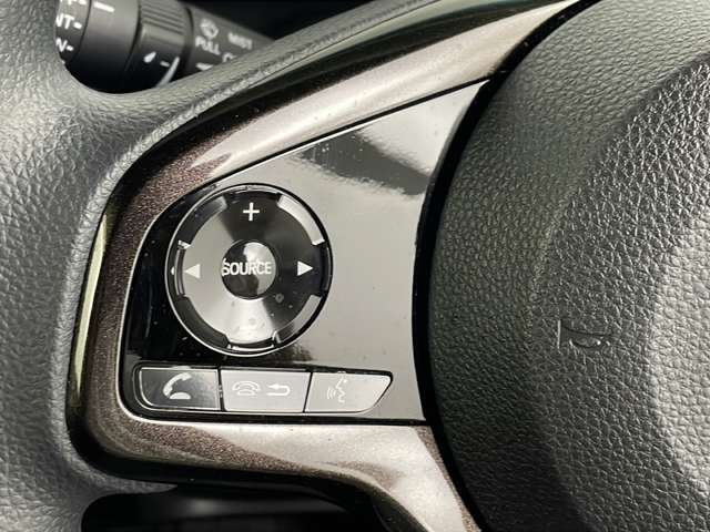 【運転席操作部】『運転席周辺の装備』の画像になります。快適なドライブを楽しむための機能が装備されています！運転席から触れるので使いやすいです！