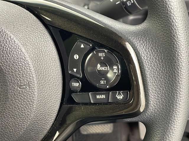 【運転席操作部】『運転席周辺の装備』の画像になります。快適なドライブを楽しむための機能が装備されています！運転席から触れるので使いやすいです！