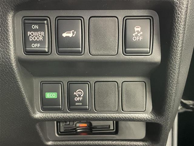 【電動パーキングブレーキ＆ブレーキホールド】　スイッチを入れると、信号待ち等で停車時、ブレーキを離しても自動でブレーキが効いた状態になり、指先の簡単操作でパーキングブレーキの作動や解除が可能です！！！
