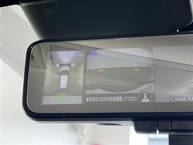 【デジタルインナーミラー】後席の大きな荷物や同乗者で後方が確認しづらい時でも安心！カメラが撮影した車両後方の映像をルームミラー内に表示。クリアな視界で状況の確認が可能です！