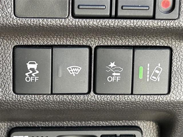 快適なドライブを楽しむための機能が装備されています！運転席から触れるので、使いやすいです！除菌プランいれていただくと、さらに清潔で安心していただけます！