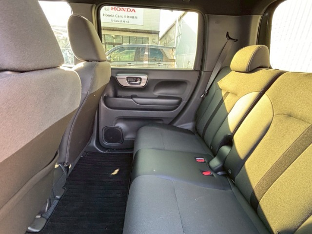 リアシートもゆったりしています