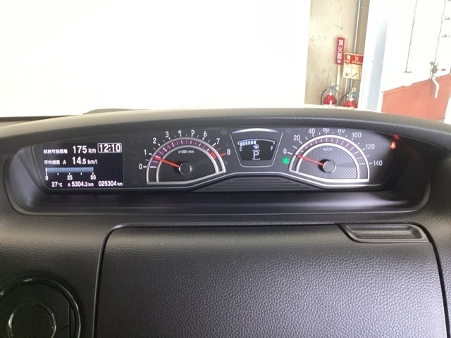 マルチインフォメーション・ディスプレイでは、燃費や車速、ホンダセンシング機能の注意表示など表示され、快適な運転に。