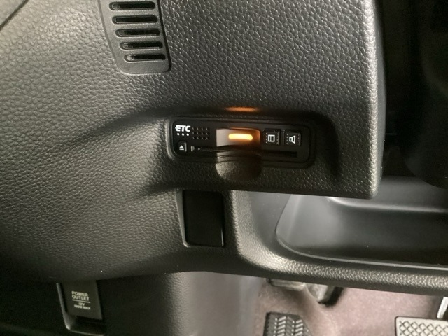 ETC車載器。納車前にセットアップし、お渡しいたします。※別途料金かかります。