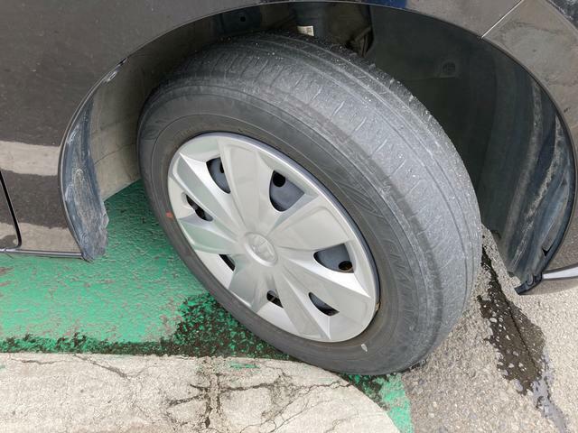 タイヤの溝もたくさん残っております