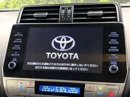 【メーカー純正ナビ】インテリアに溶け込むスタイリッシュな「専用設計」メーカーナビを装備♪視認性や操作性など基本性能にも優れ、より上質なカーライフをお楽しみいただけます。