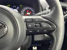 【運転席操作部】『運転席周辺の装備』の画像になります。快適なドライブを楽しむための機能が装備されています！運転席から触れるので使いやすいです！