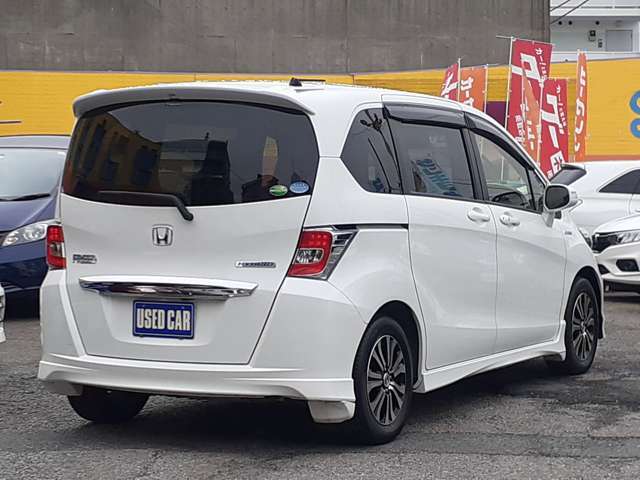 【右斜め後ろ】右斜め後ろからの画像になります♪自動車保険の見直しアドバイスもできます！是非、一度ご覧ください☆