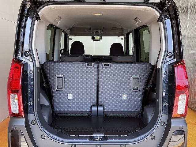 簡単な荷物が載せられるトランクルーム