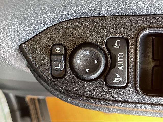 電動格納ミラー、パワーウインドウ